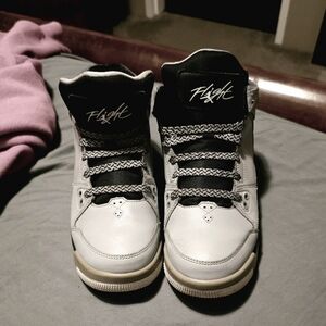 Jordan Flight Origin BG Wolf Grey/White-Black-concrete size 6.5 youth